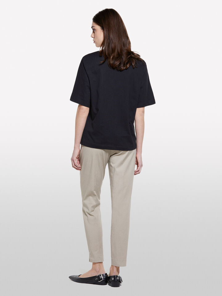 Black t-shirt with heart print - women's short sleeve t-shirts - Black | Sisley image number 3